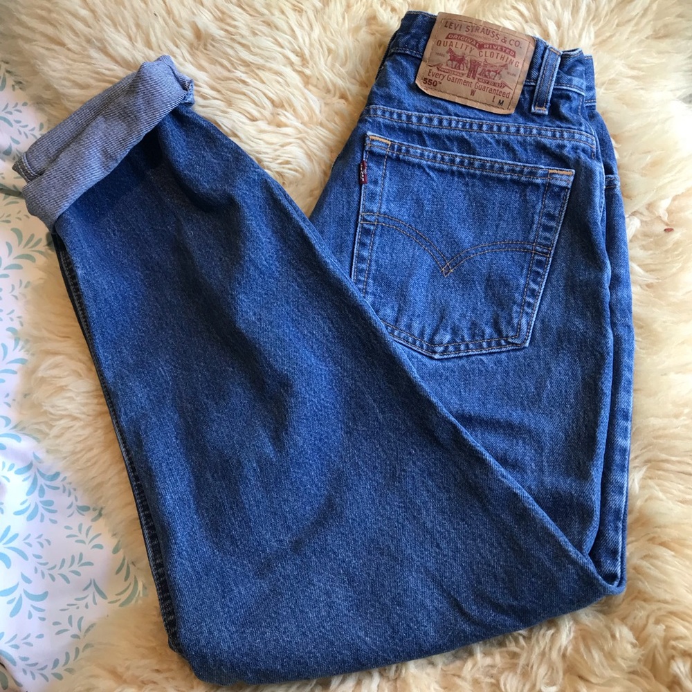 VINTAGE LEVI’S MOM JEANS